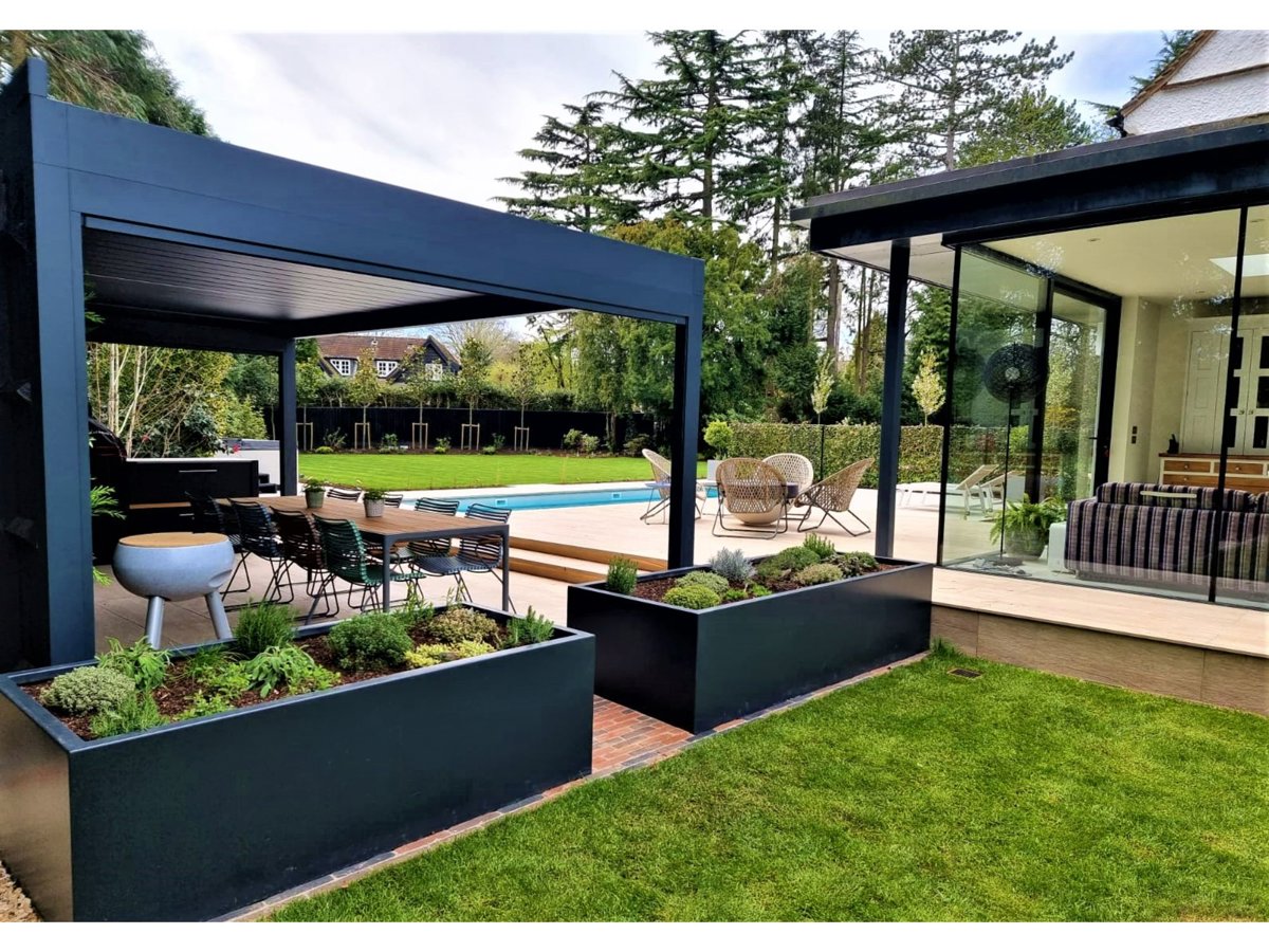 Outdoor Kitchen Diner