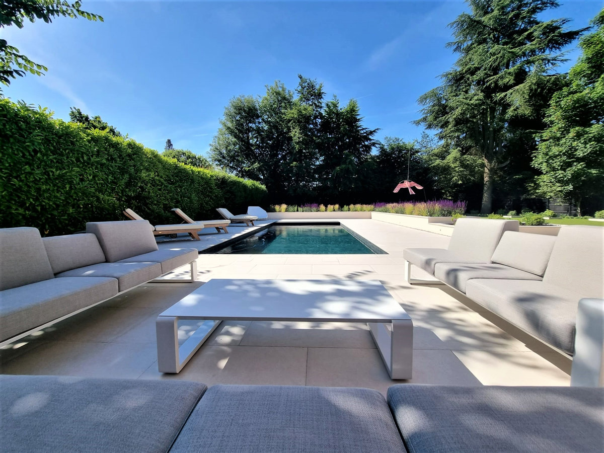 Beaconsfield Pool Party Garden